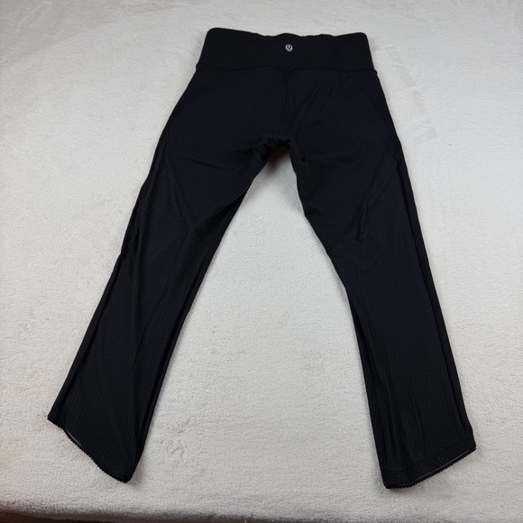Lululemon P30416 Cropped Black Athletic Pants Mesh Detail on back size 4‎ - Picture 7 of 13